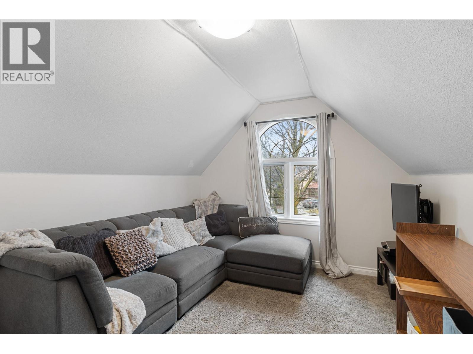  1879 Portland Avenue, Kelowna