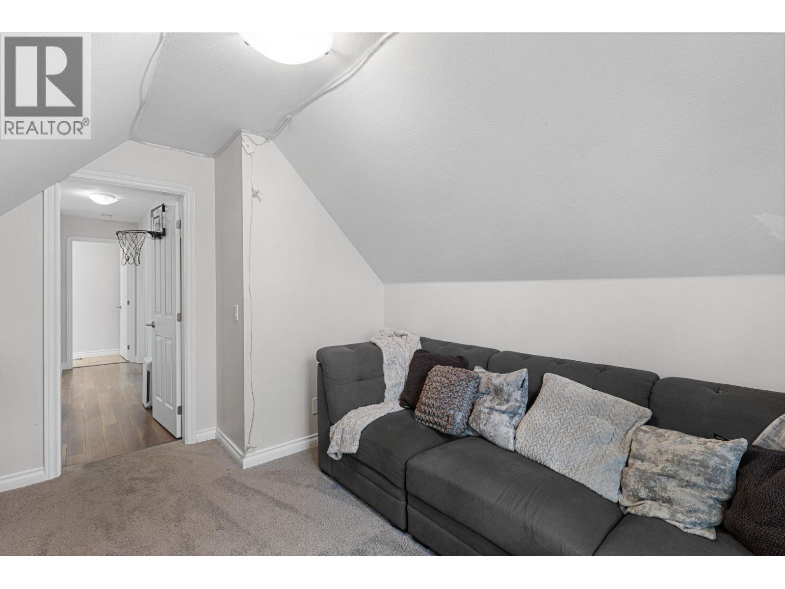  1879 Portland Avenue, Kelowna