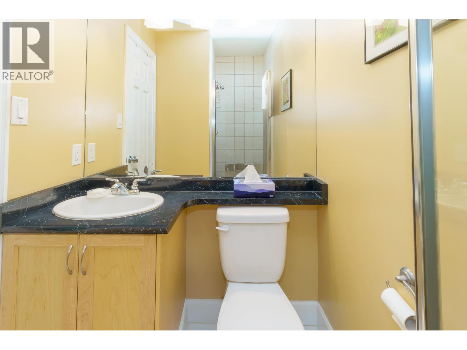 2018 FRASER AVENUE, Port Coquitlam