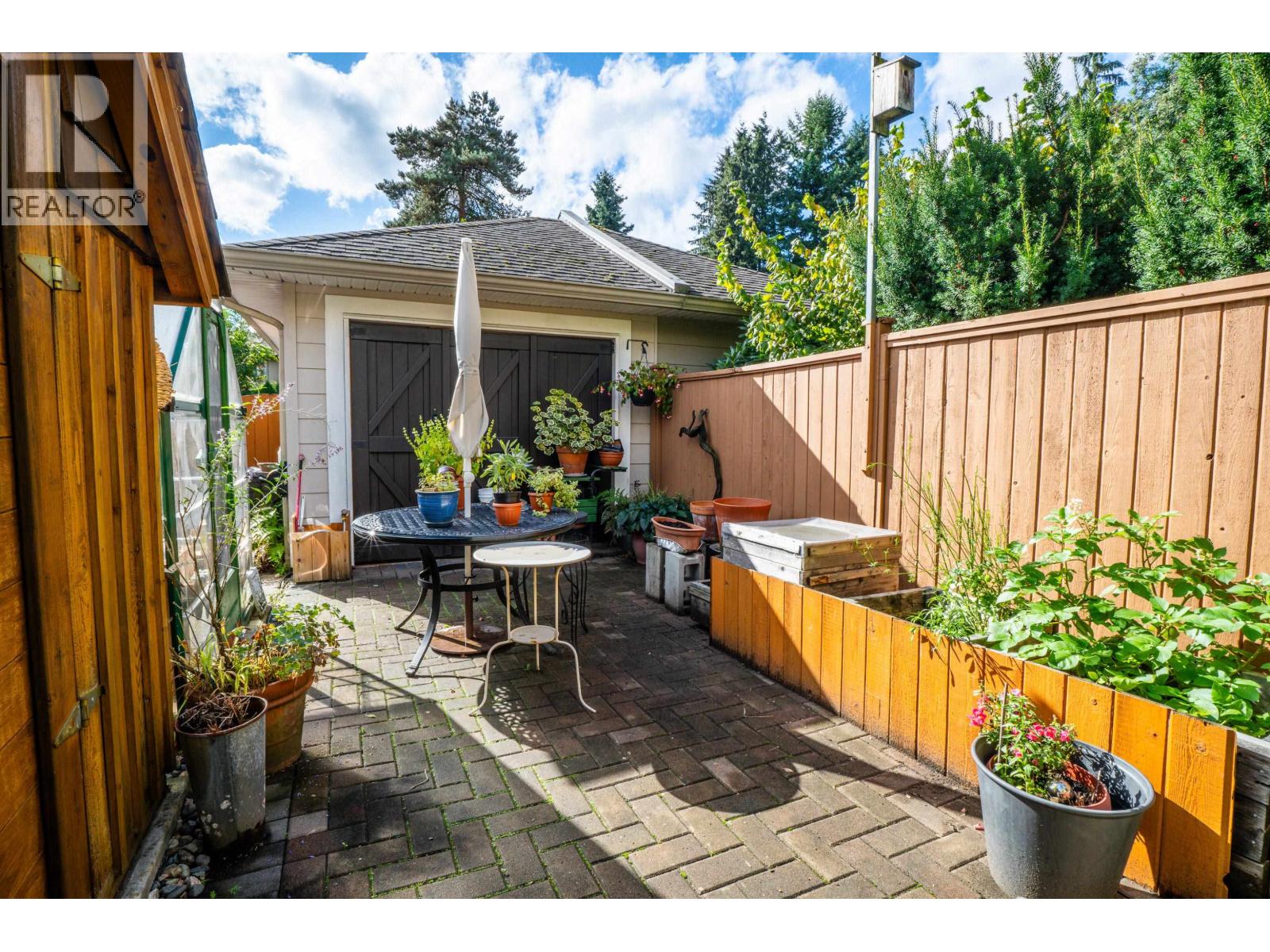 2018 FRASER AVENUE, Port Coquitlam