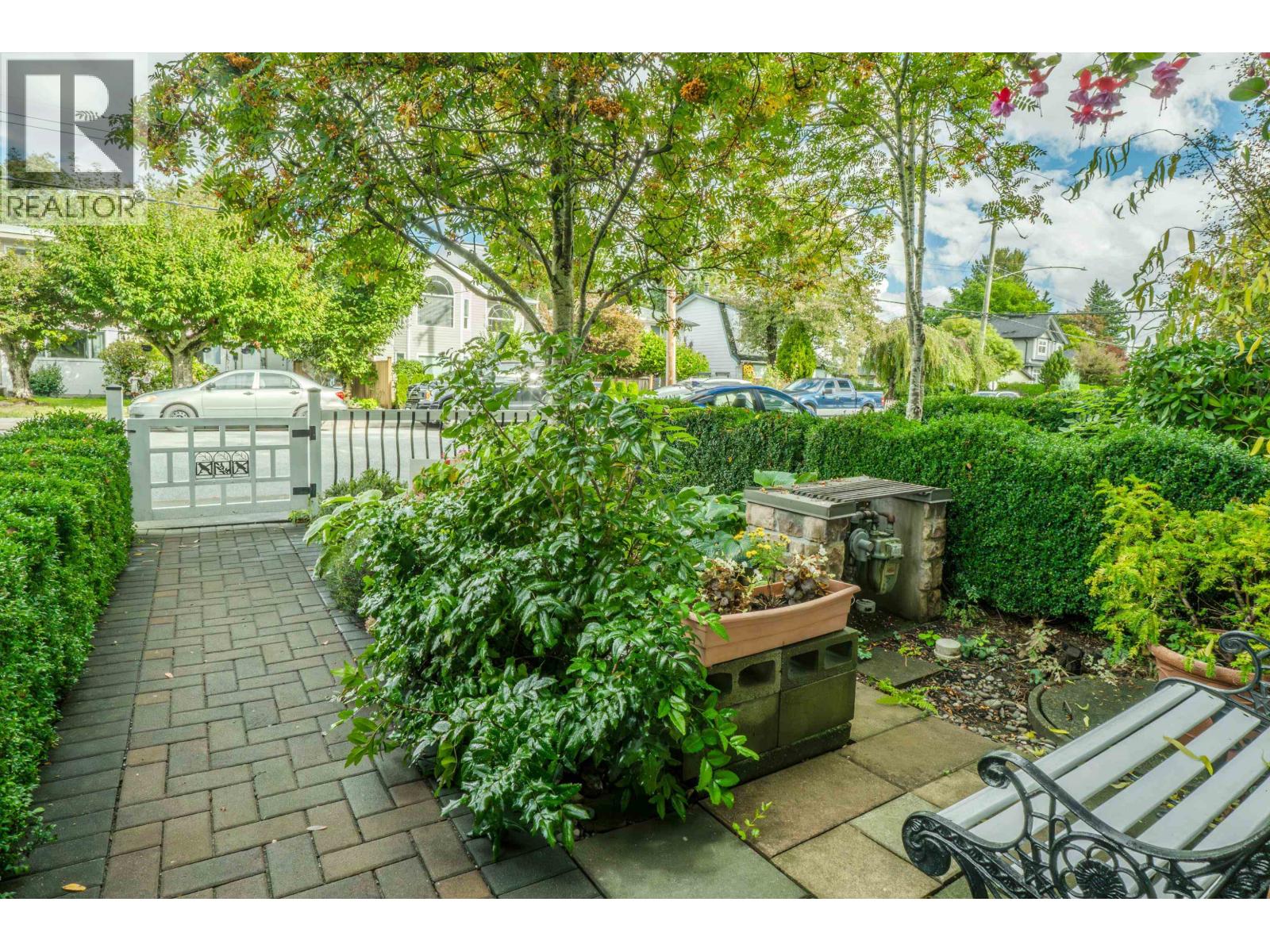 2018 FRASER AVENUE, Port Coquitlam