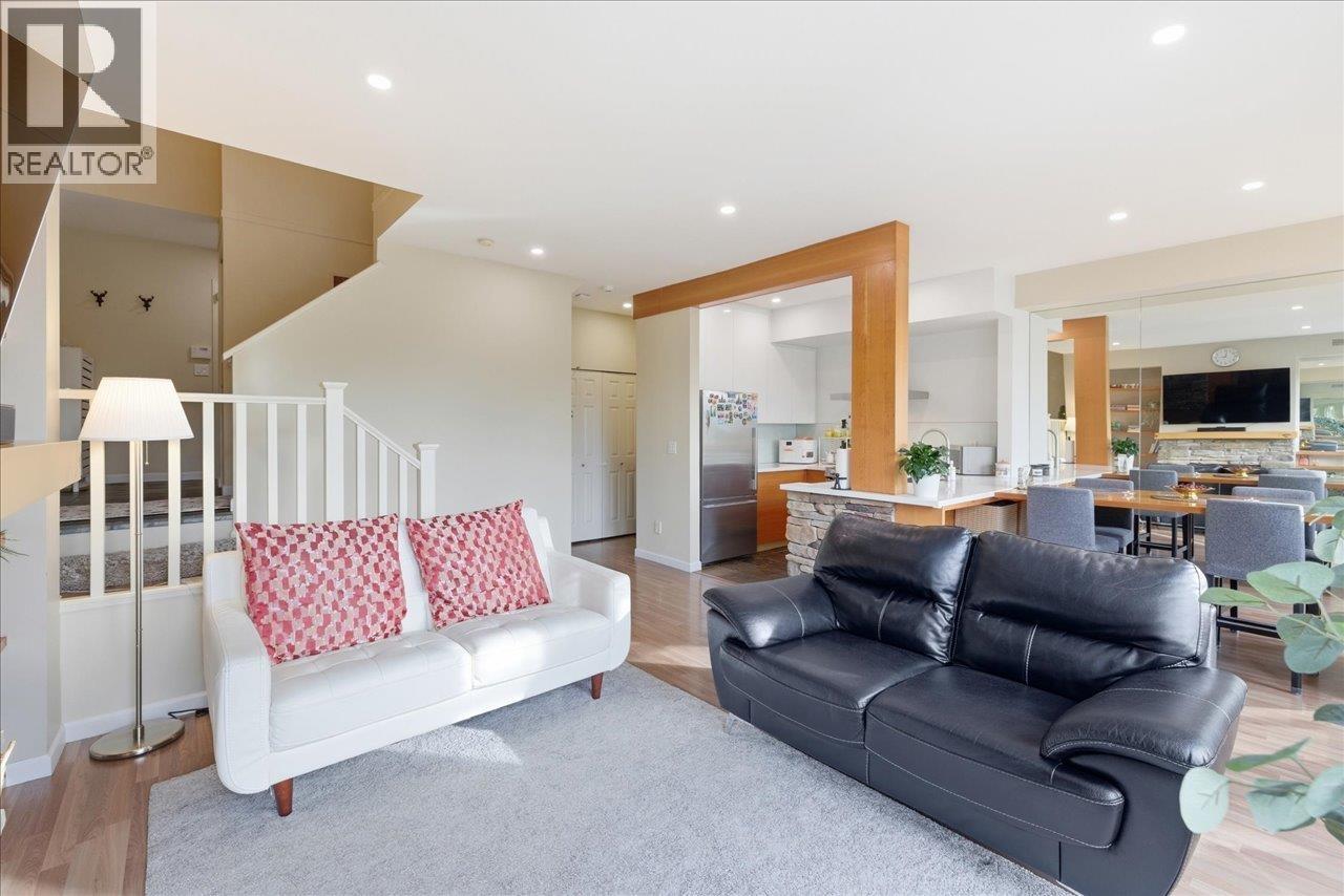 21 15 FOREST PARK WAY - Photo 4 of 36, Port Moody, British Columbia