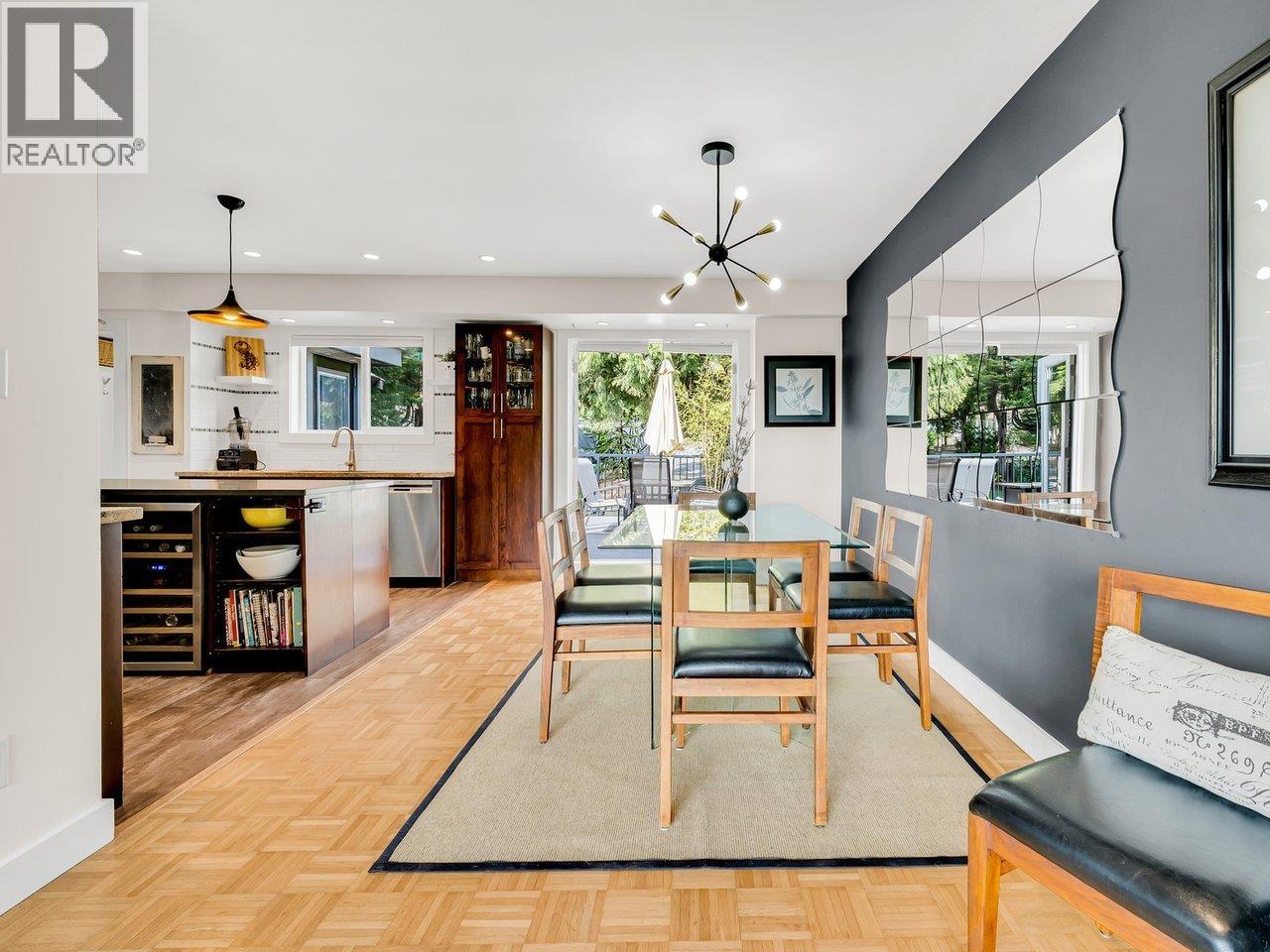 1837 LARSON ROAD, North Vancouver