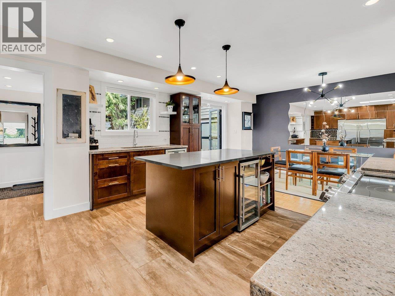 1837 LARSON ROAD, North Vancouver