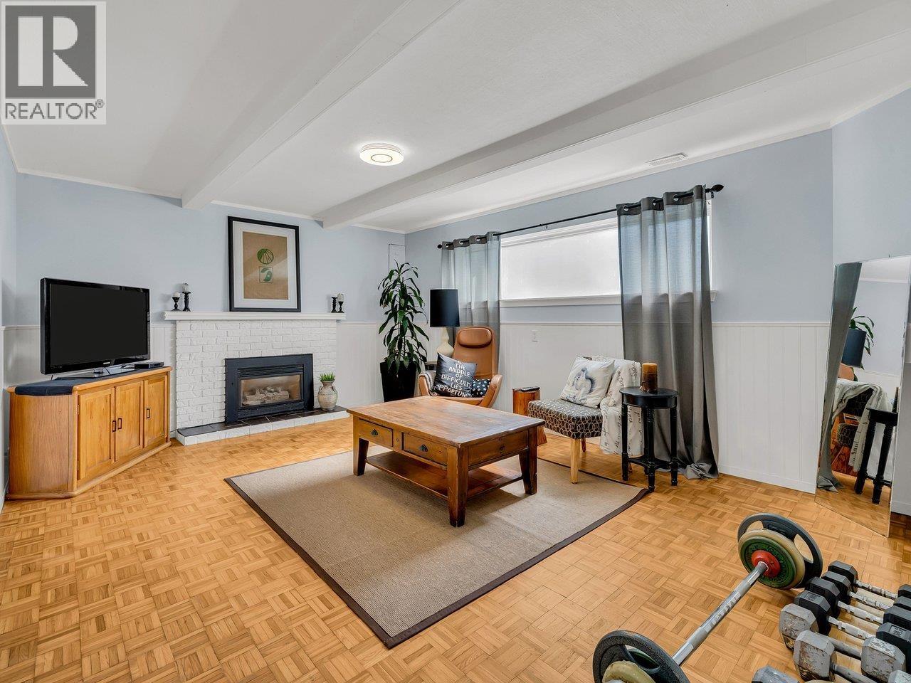 1837 LARSON ROAD, North Vancouver