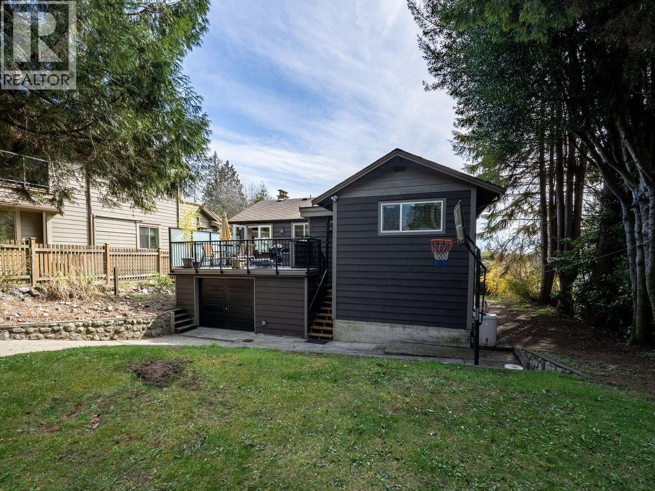 1837 LARSON ROAD, North Vancouver