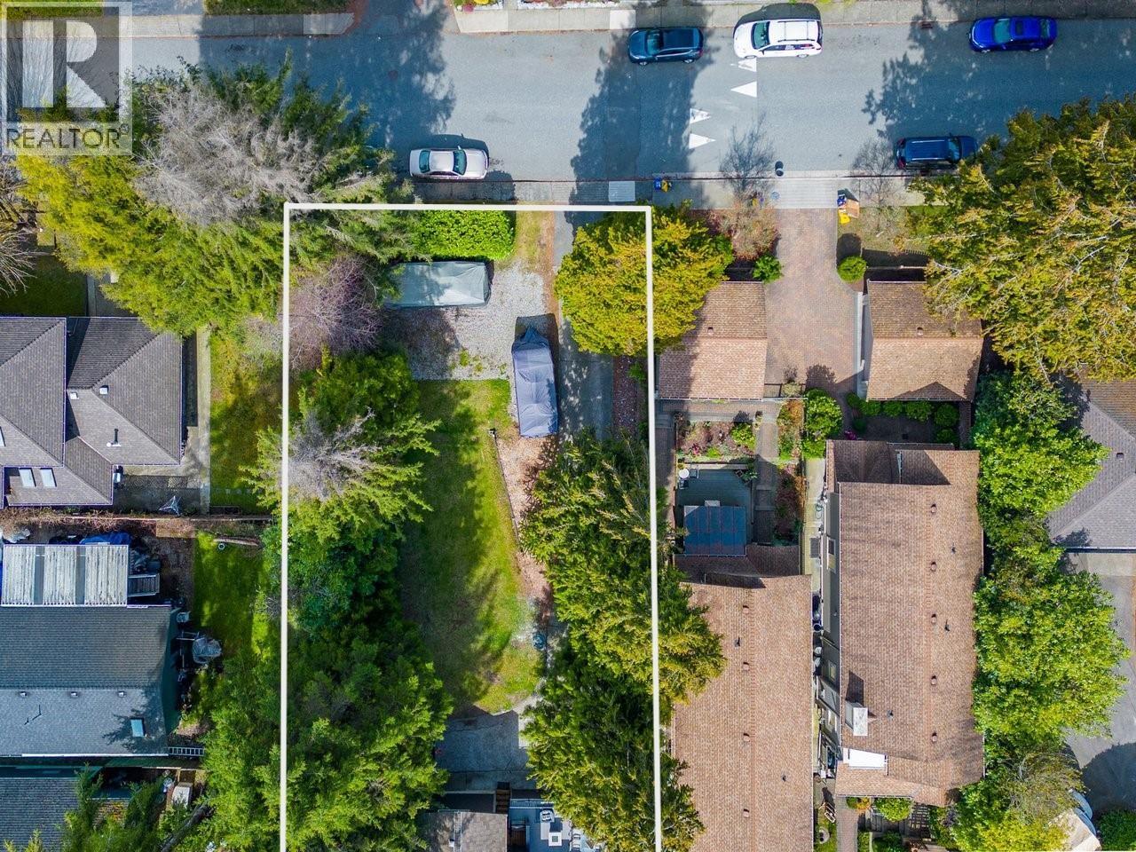 1837 LARSON ROAD, North Vancouver