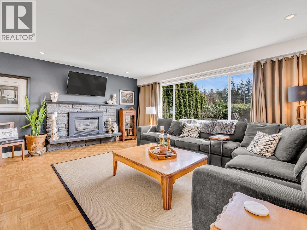 1837 LARSON ROAD, North Vancouver