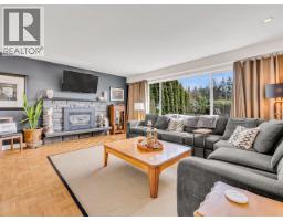 1837 Larson Road, North Vancouver, BC V7M2Z7 Photo 9