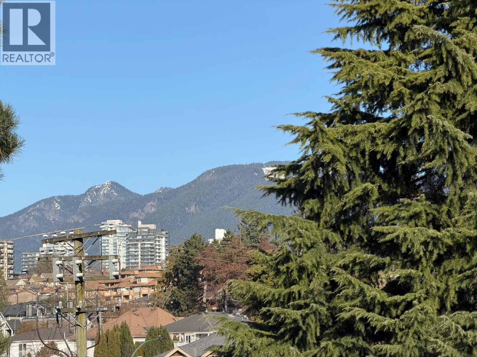 419 422 E 3RD STREET, North Vancouver