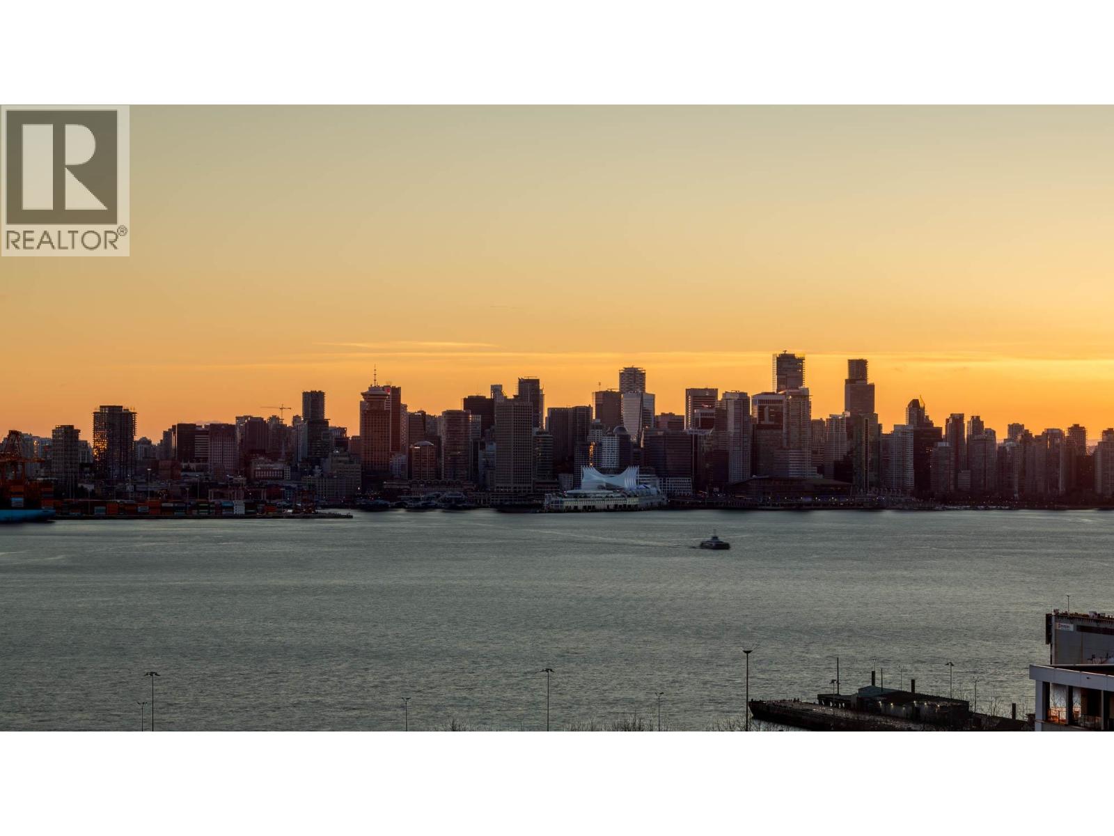 419 422 E 3RD STREET, North Vancouver