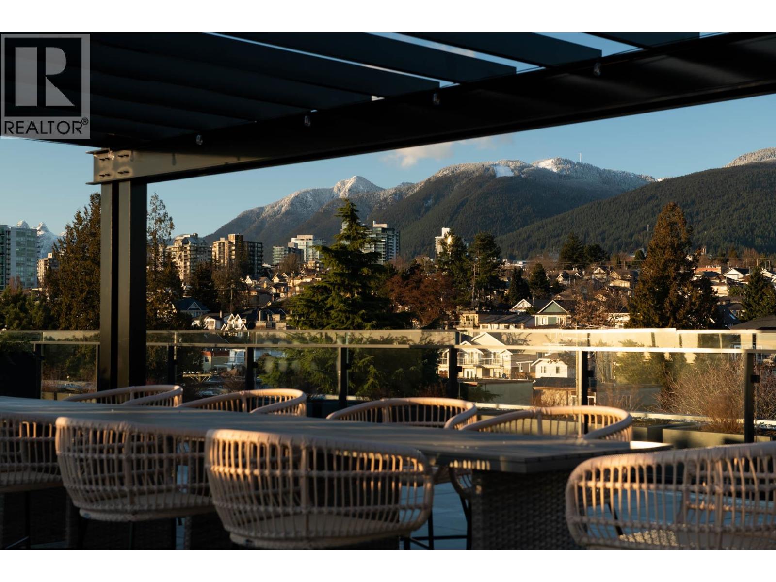 419 422 E 3RD STREET, North Vancouver