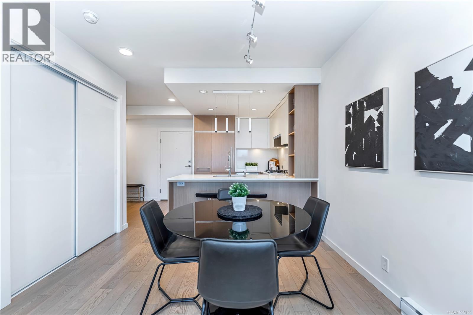 405 1033 Cook Street, Victoria