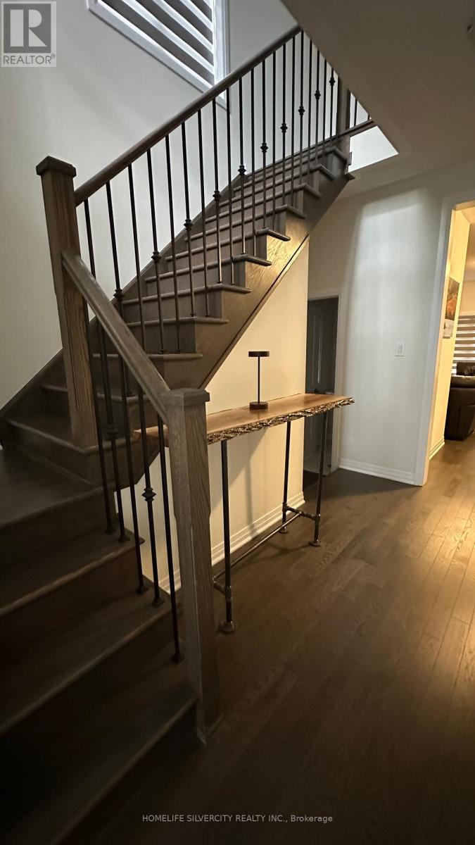 1351 Broderick photo 3