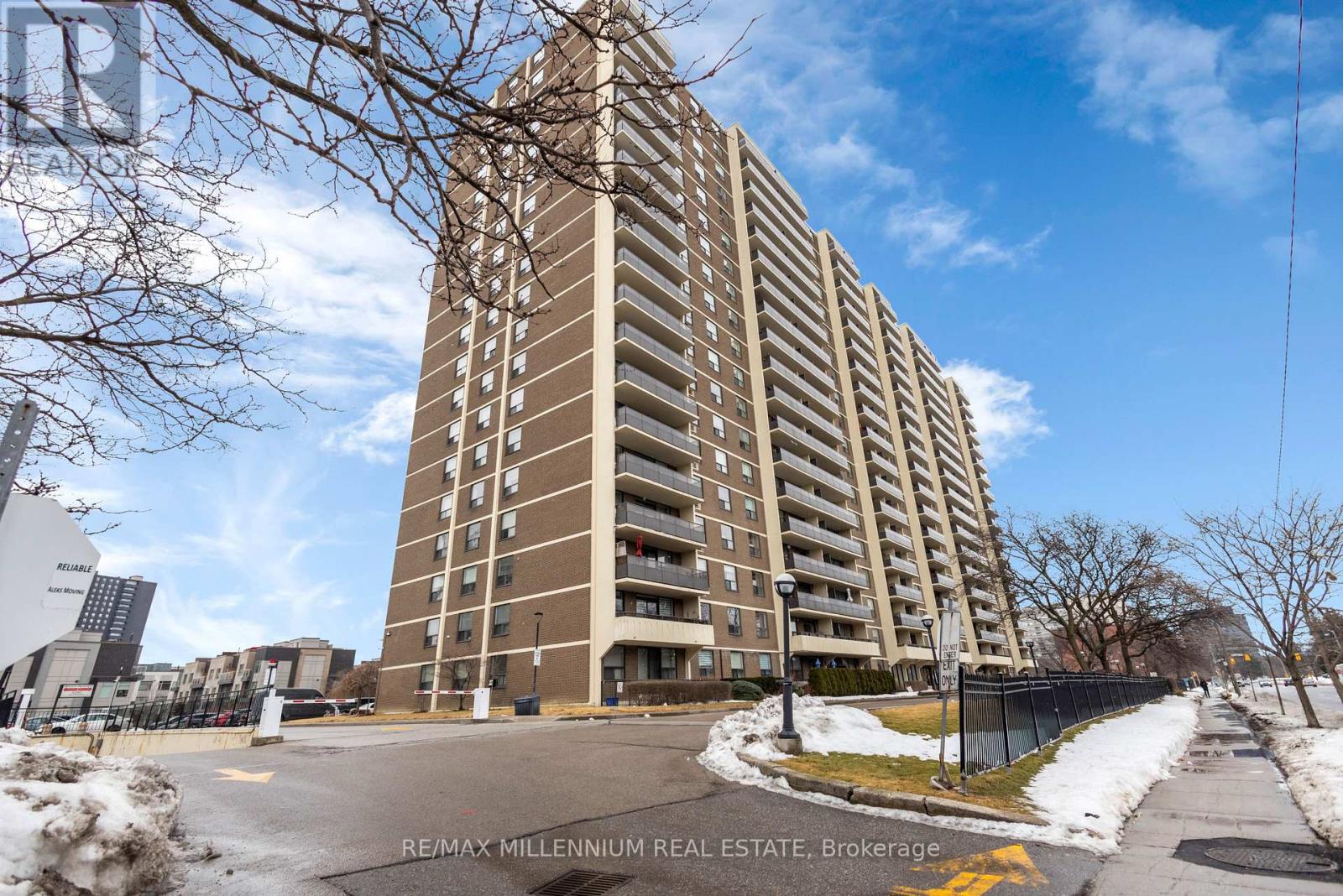 Listing photo of 1108 - 511 THE WEST MALL DRIVE W
