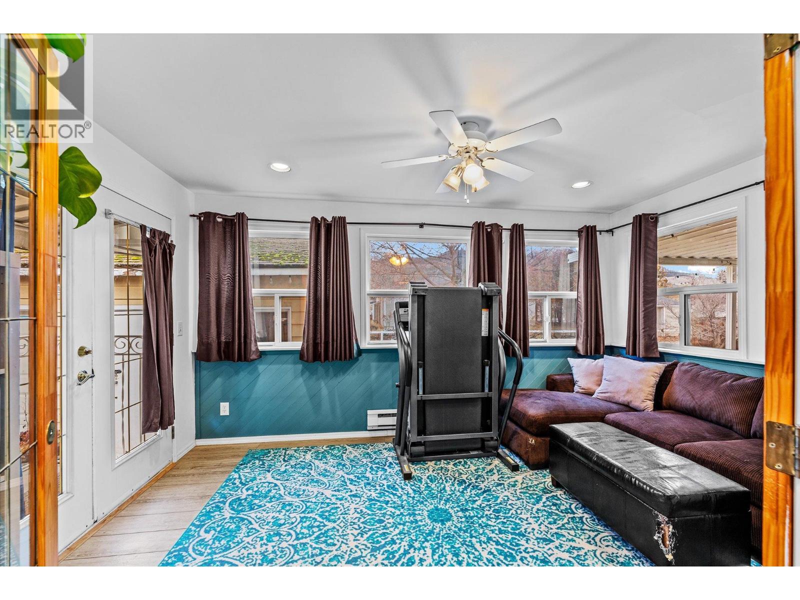 13614 SPENCER Avenue, Summerland