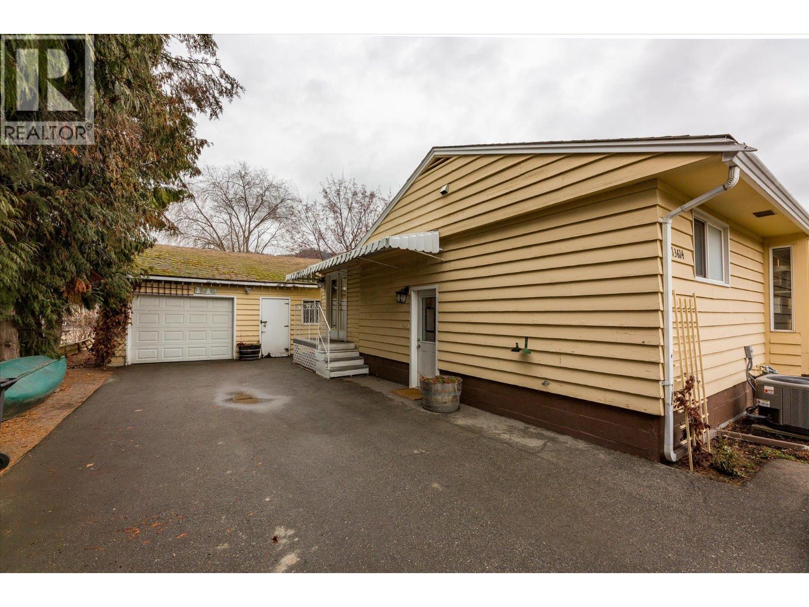 13614 SPENCER Avenue, Summerland