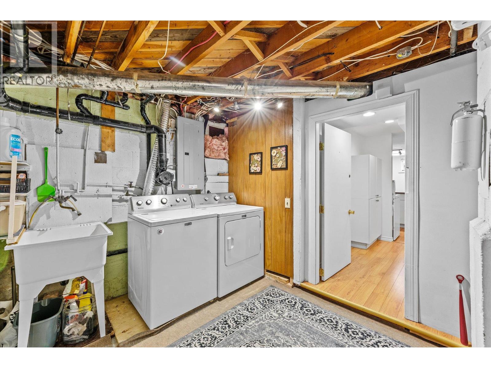 13614 SPENCER Avenue, Summerland