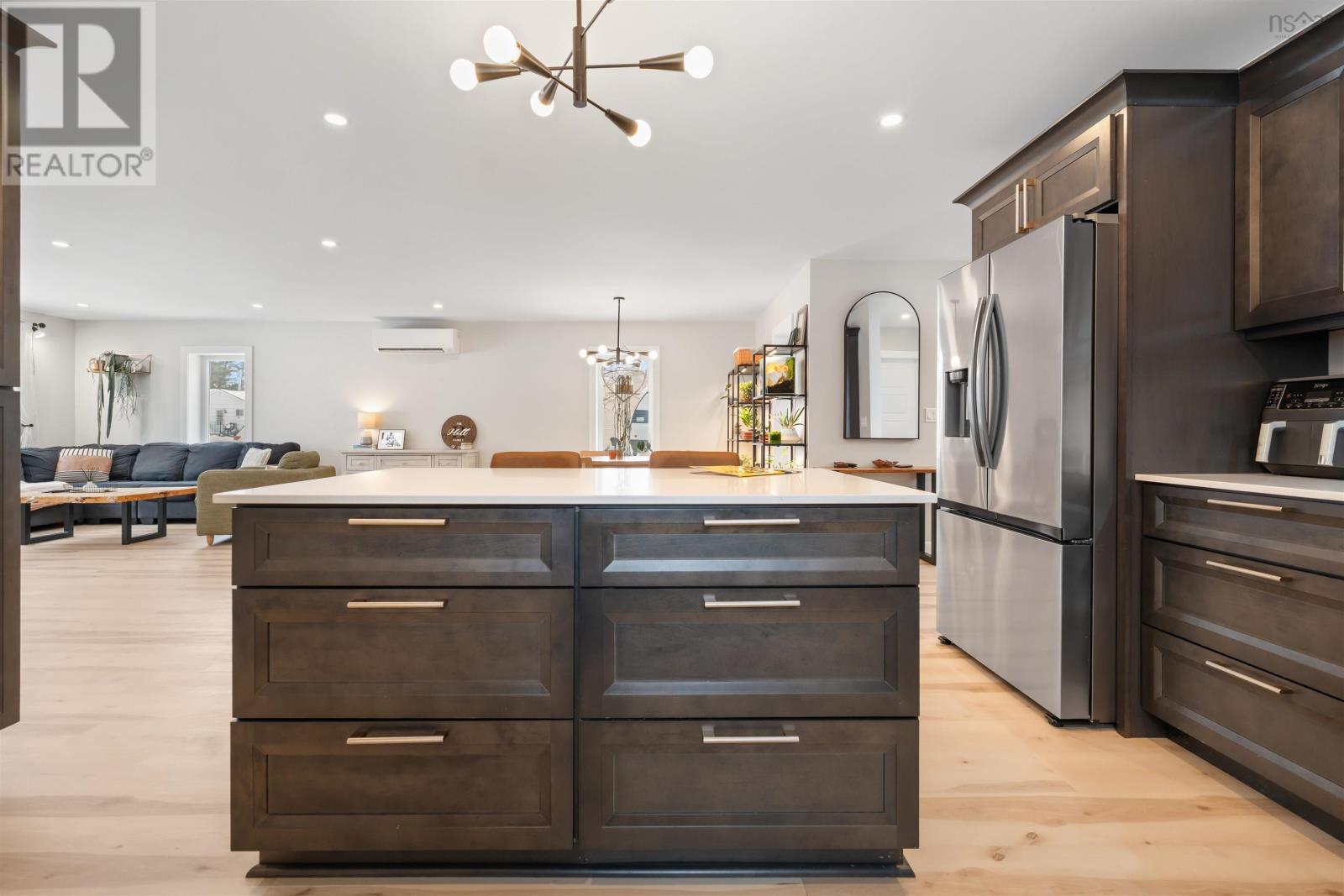 Property 16 of 50 of 1613 MacKay Street