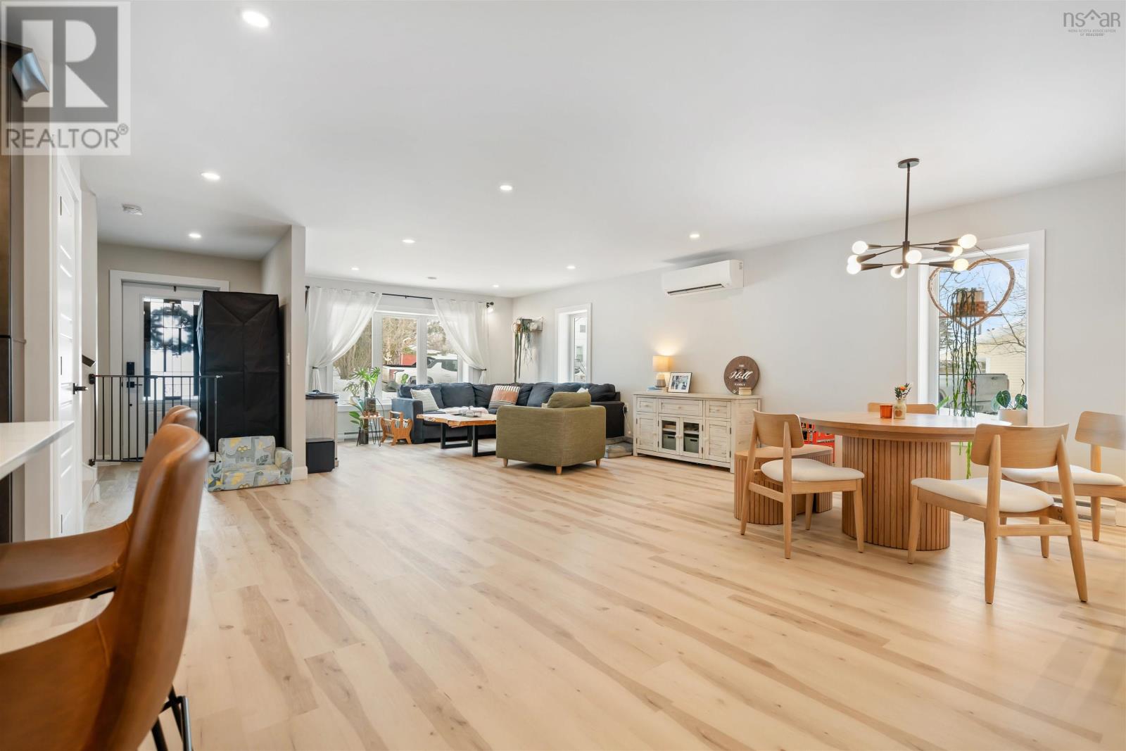 Property 19 of 50 of 1613 MacKay Street