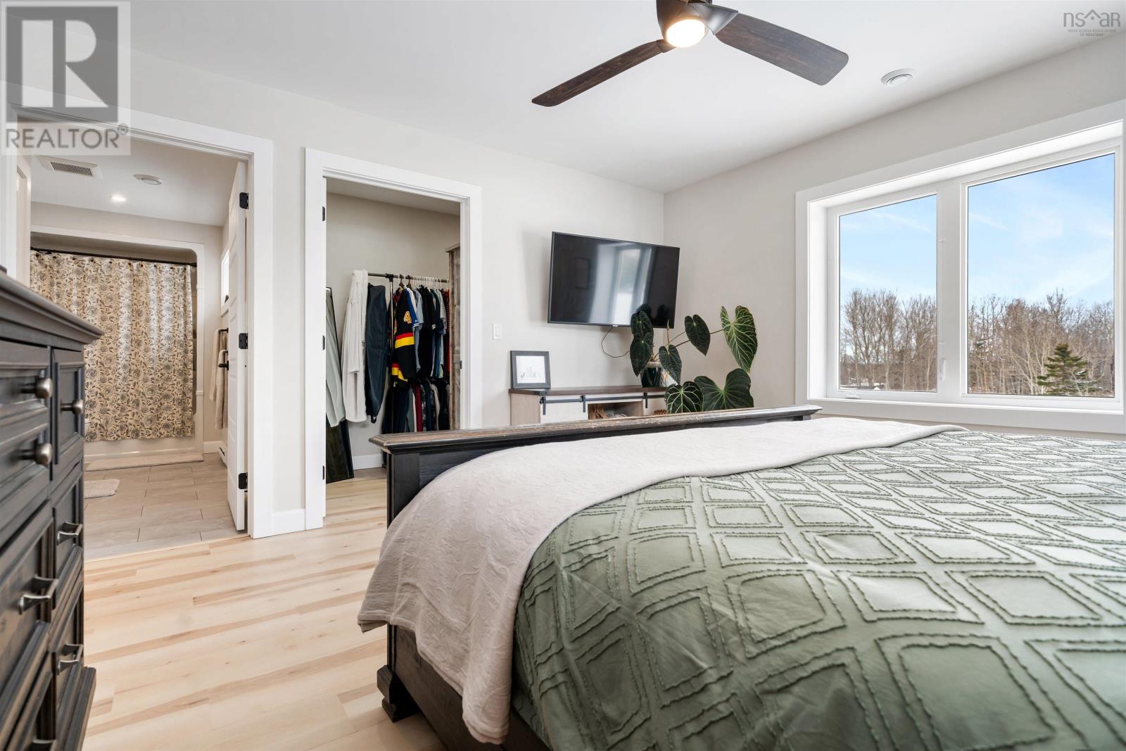 Property 32 of 50 of 1613 MacKay Street