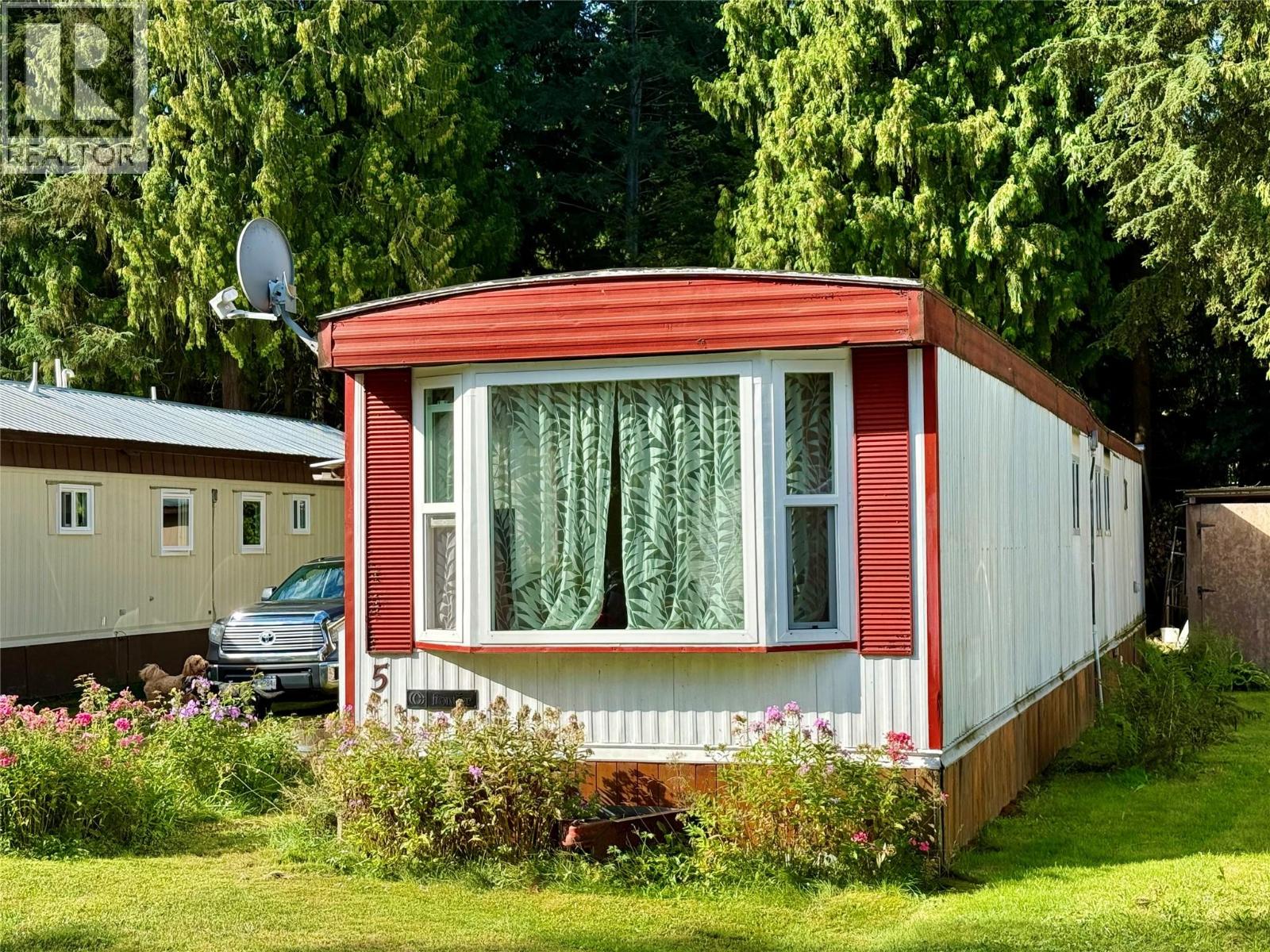 #5 469 MAIN STREET - Image 2