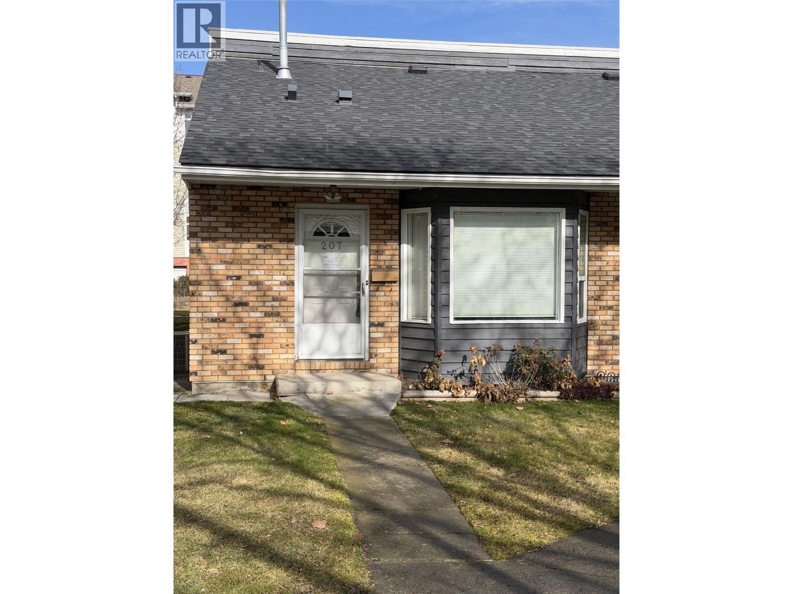 3155 Gordon Drive Unit# 207, Kelowna