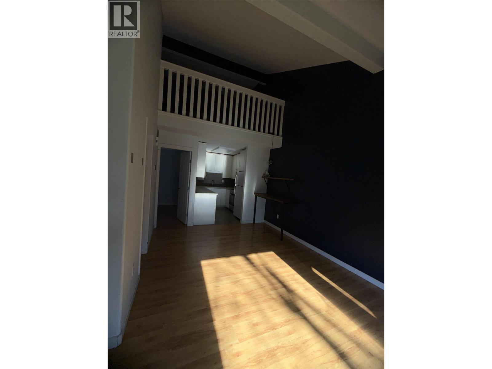 3155 Gordon Drive Unit# 207, Kelowna