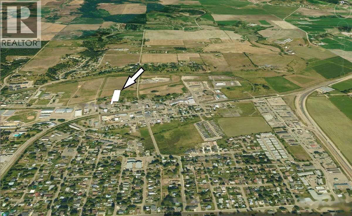  2900 Wood Avenue, Armstrong