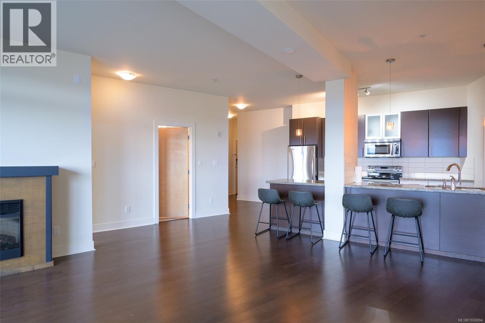 728 2745 Veterans Memorial Parkway, Langford