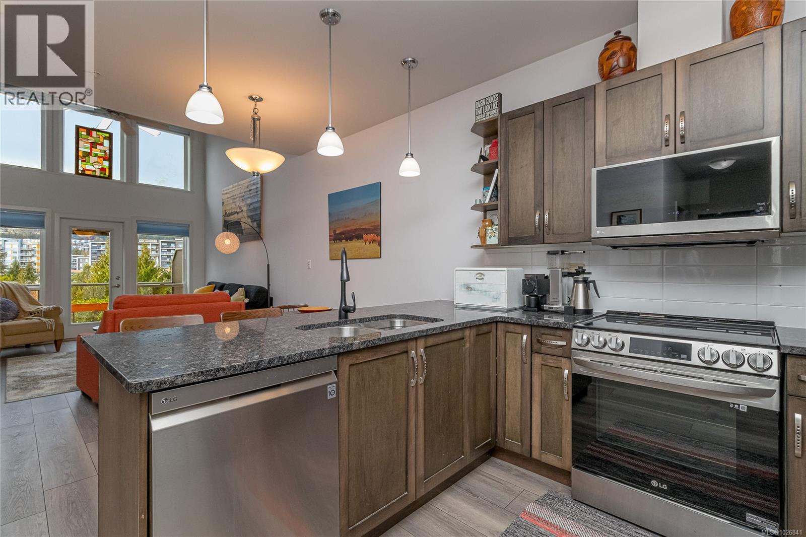 #408 866 BROCK AVE - 13