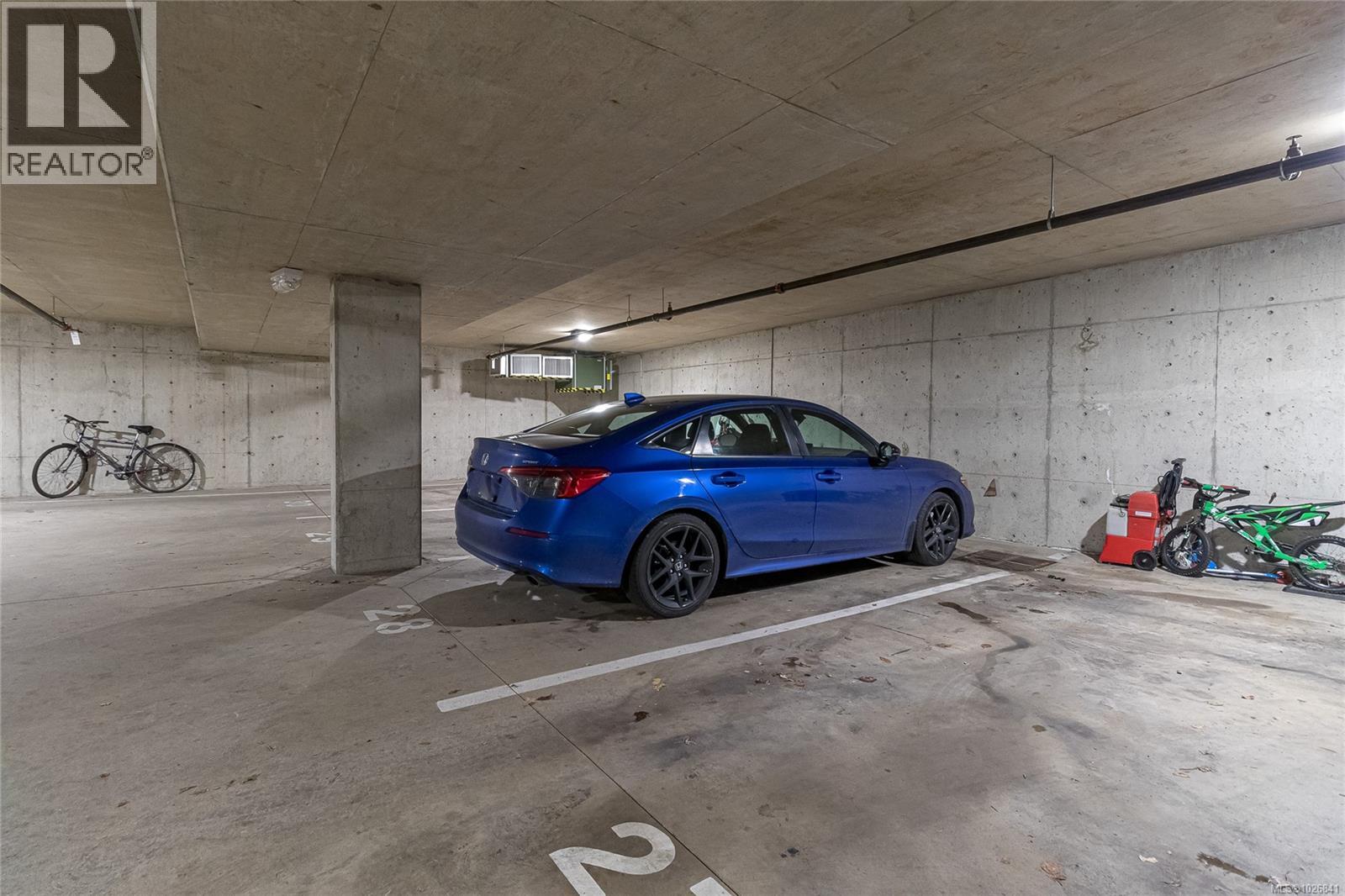 #408 866 BROCK AVE - 31