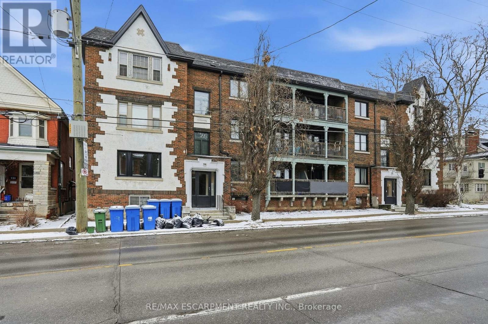 316 Aberdeen Unit 8 photo 3