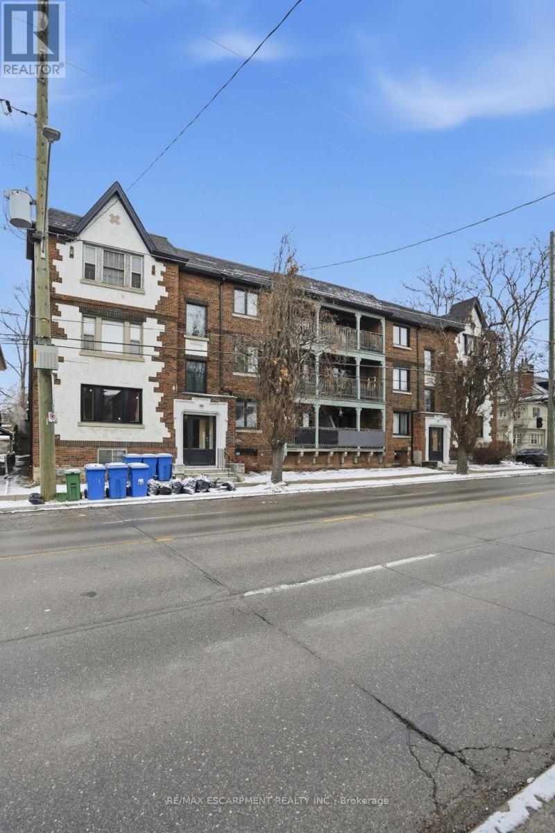 316 Aberdeen Unit 8 photo 4