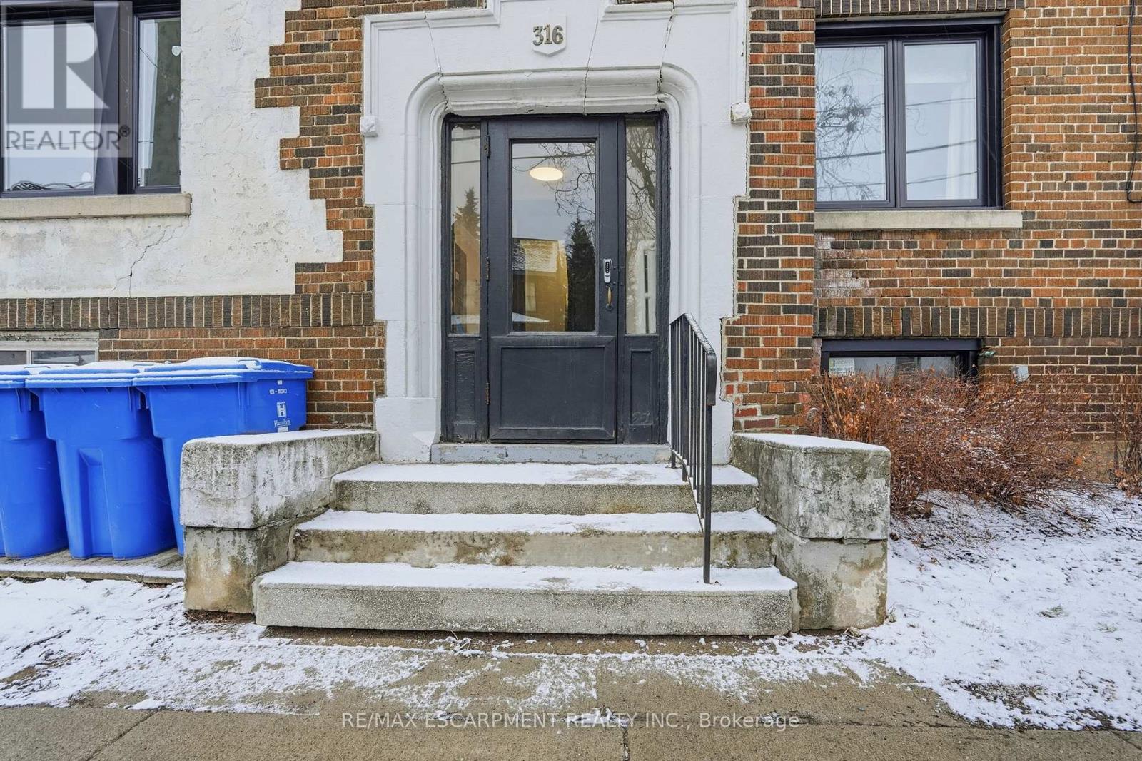 316 Aberdeen Unit 8 photo 5