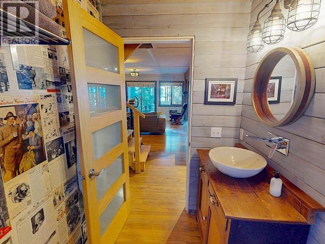 1283 TENNYSON RD, Savary Island