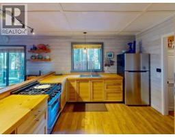 Bedroom - 1283 Tennyson Rd, Savary Island, BC  Photo 6