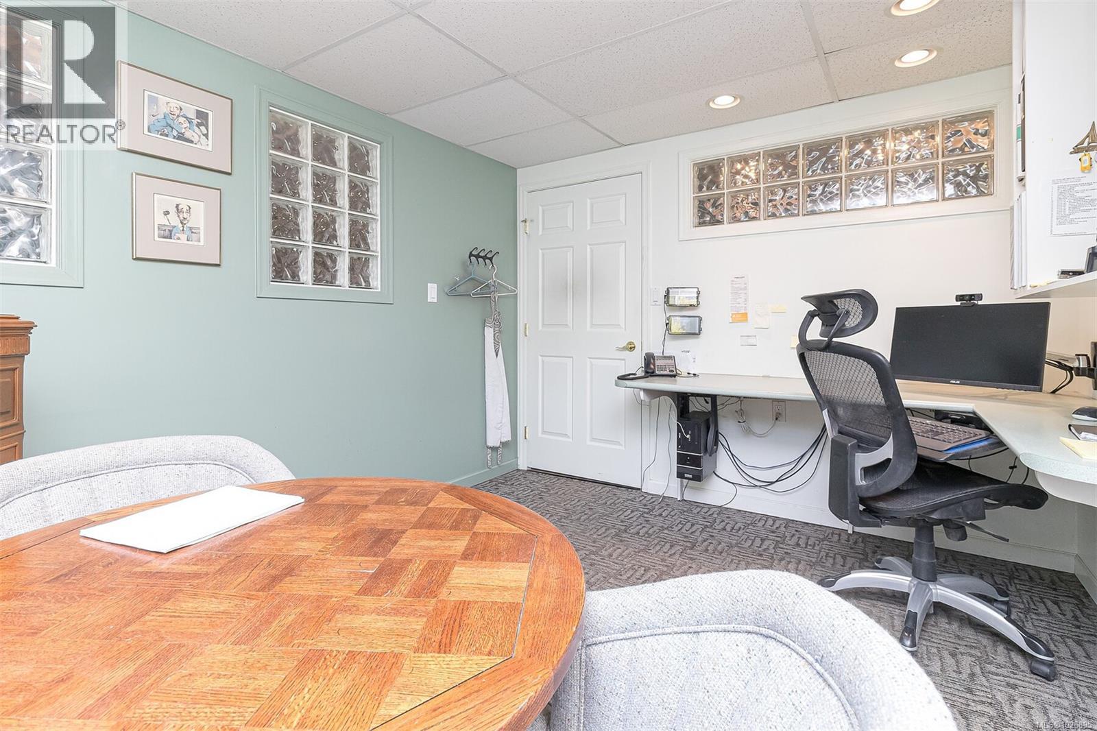 102 & 103 832 Fisgard Street, Victoria