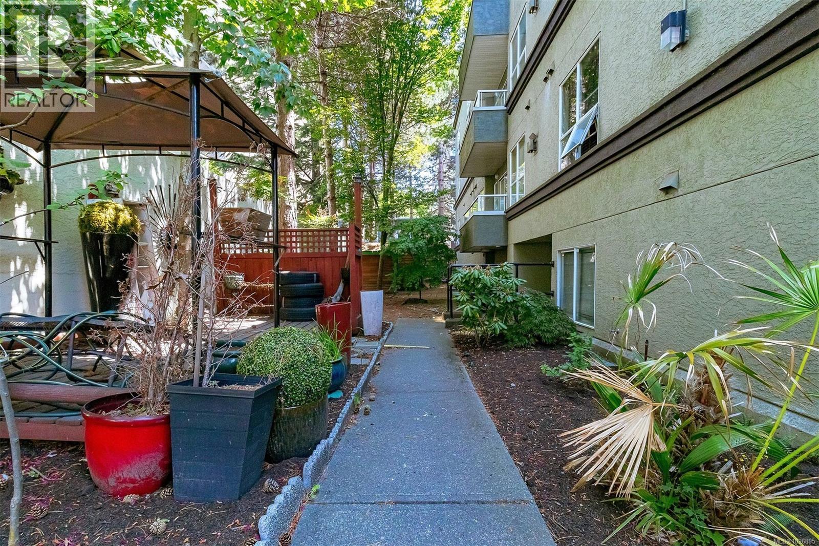 102 & 103 832 Fisgard Street, Victoria