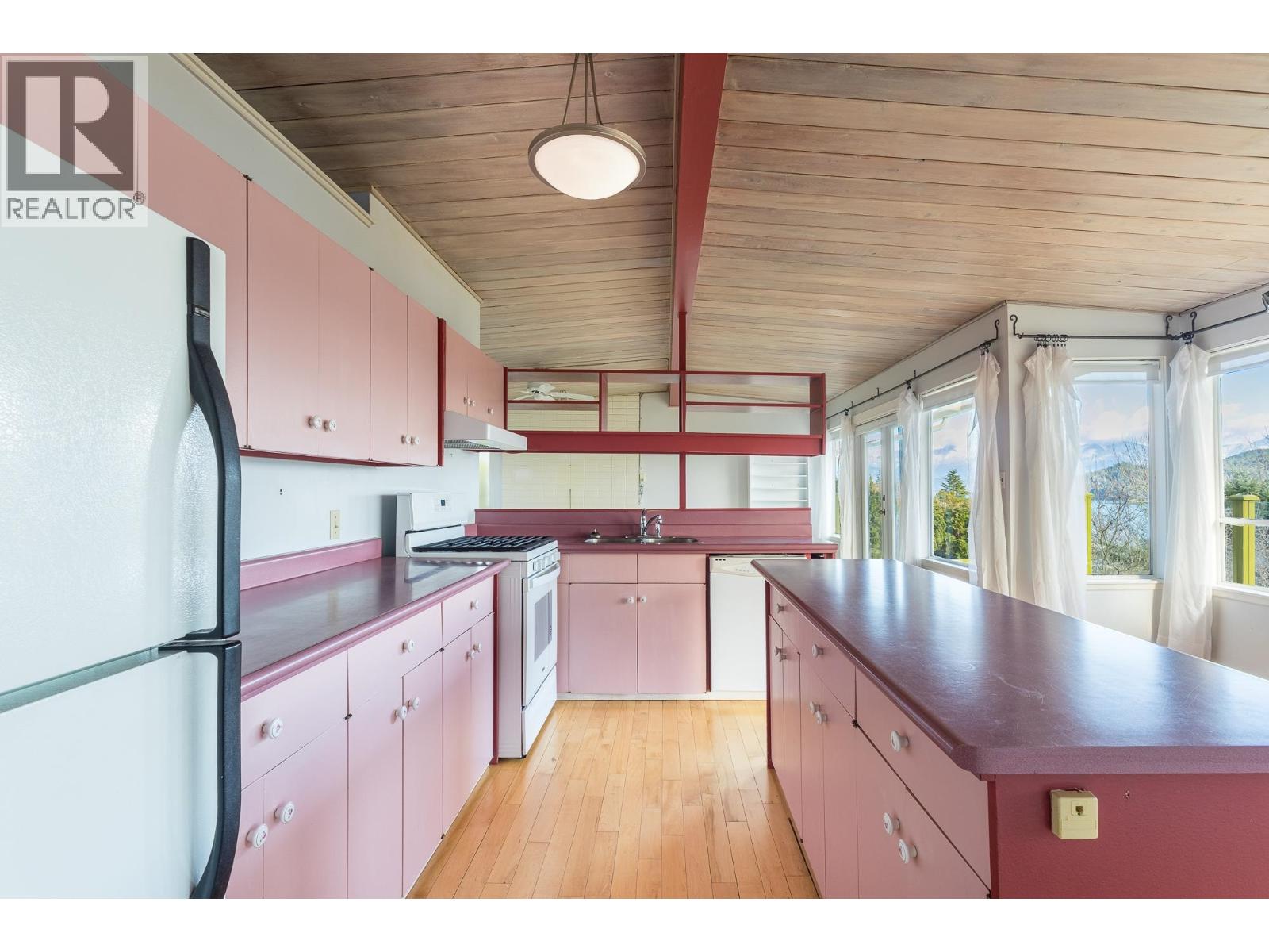 494 SARGENT ROAD, Gibsons