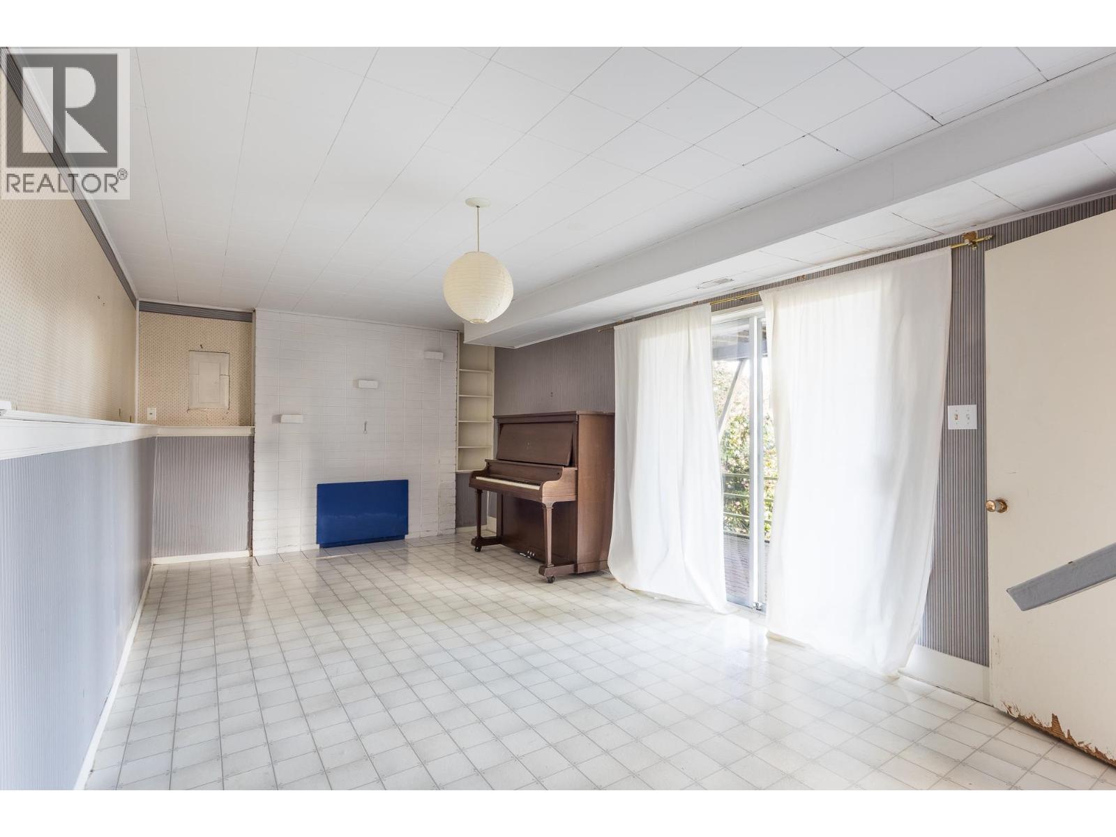 494 SARGENT ROAD, Gibsons