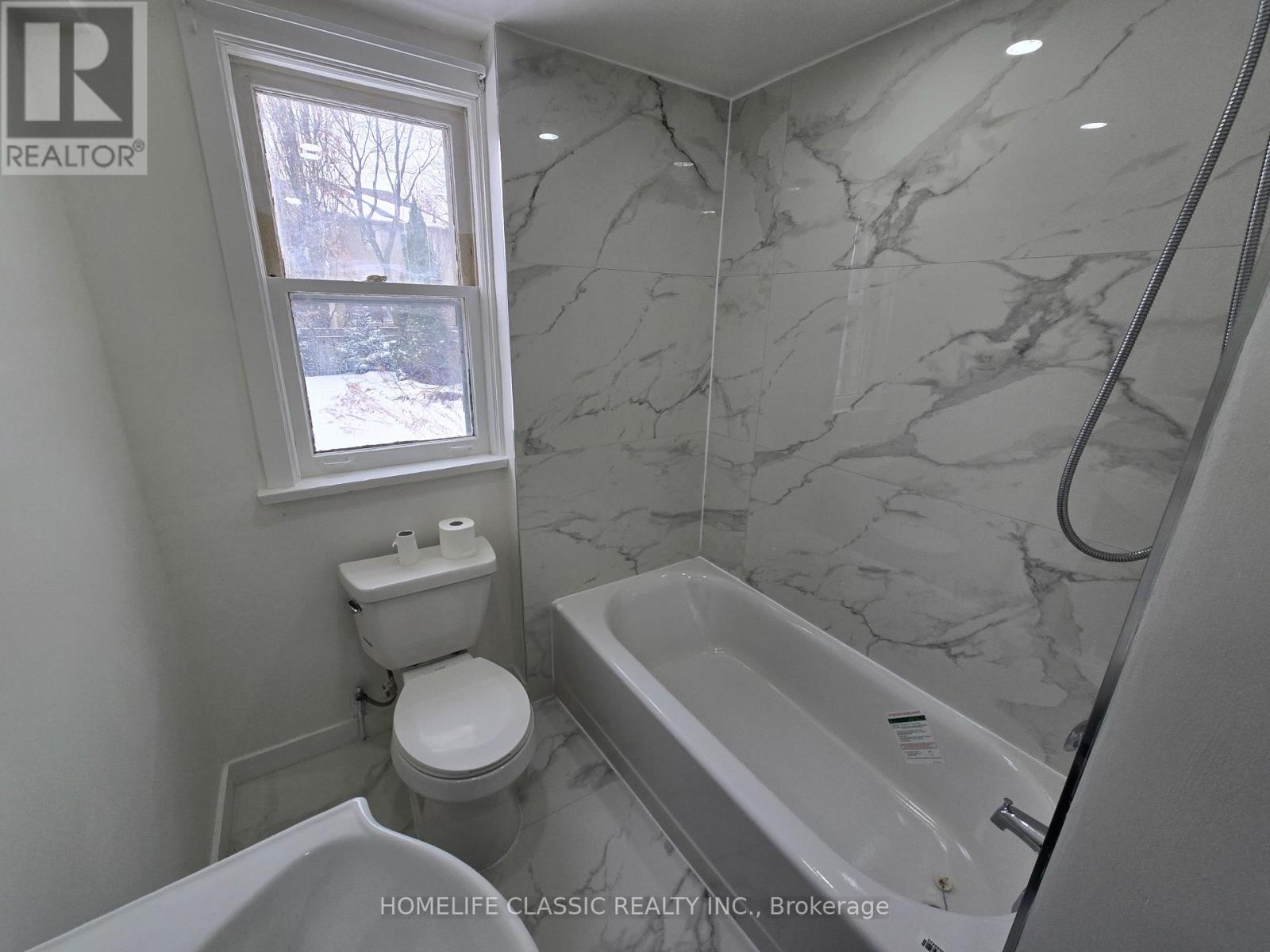 589 ST GERMAIN AVENUE - Photo 4 of 12, Toronto (Bedford Park-Nortown), Ontario