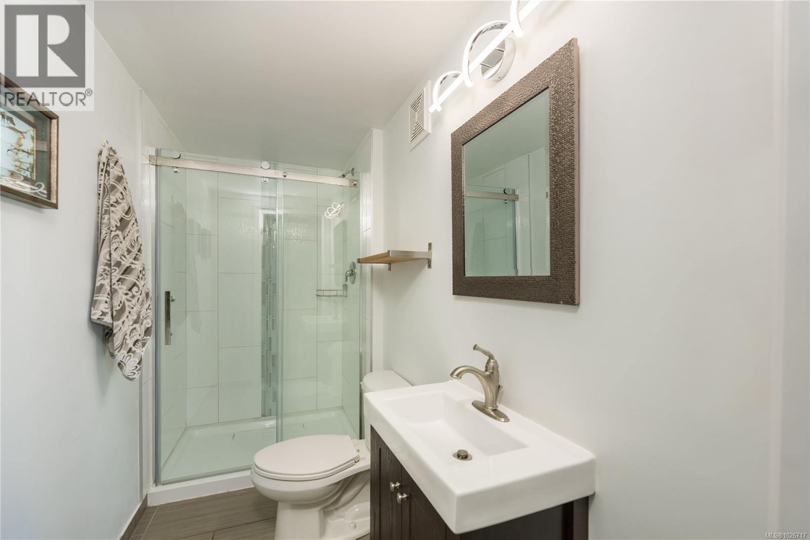  1299 Camrose Crescent, Saanich