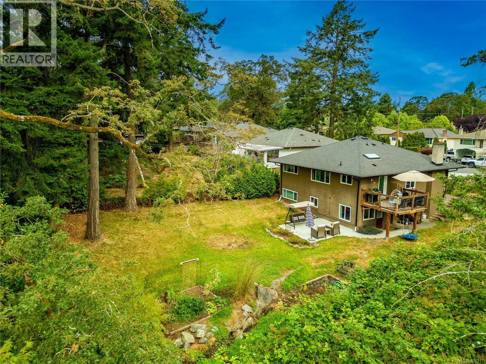  1299 Camrose Crescent, Saanich