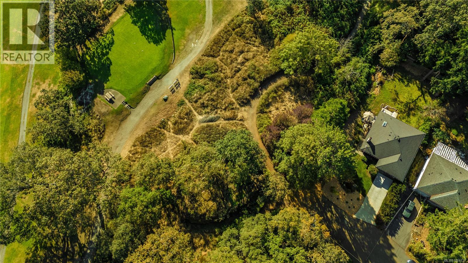  1299 Camrose Crescent, Saanich