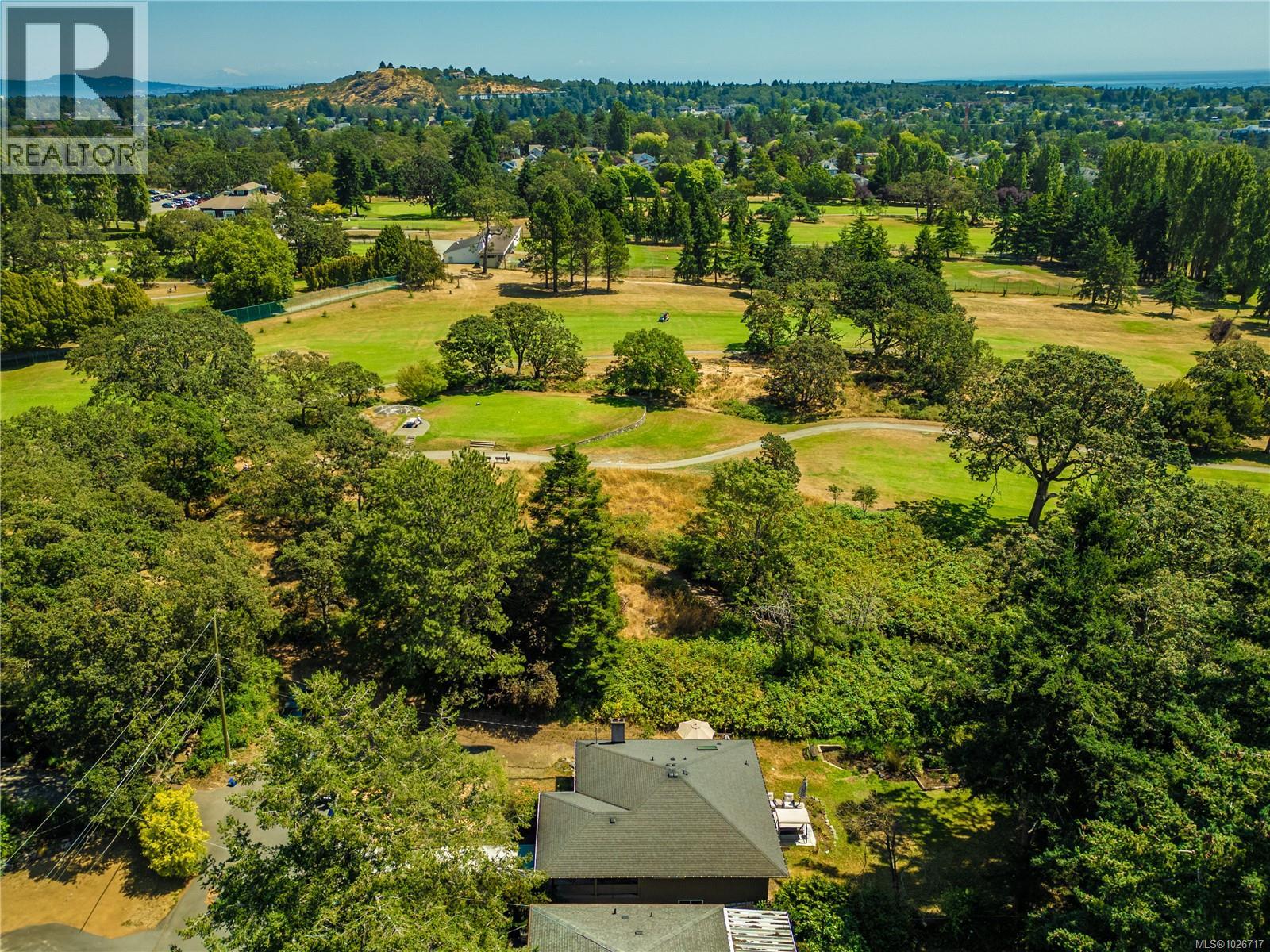  1299 Camrose Crescent, Saanich