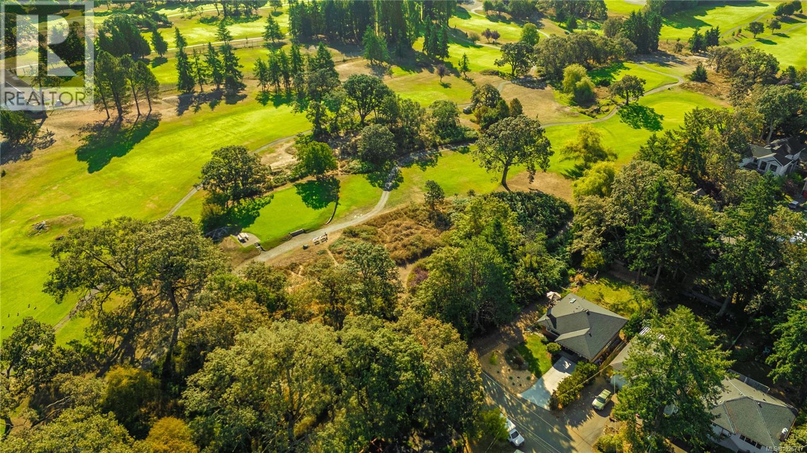  1299 Camrose Crescent, Saanich