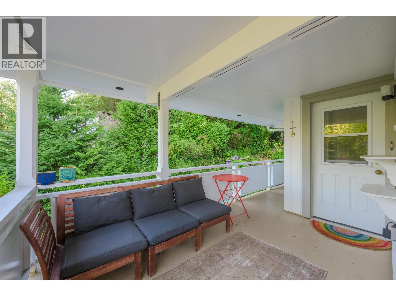 5560 GREENLEAF ROAD, West Vancouver