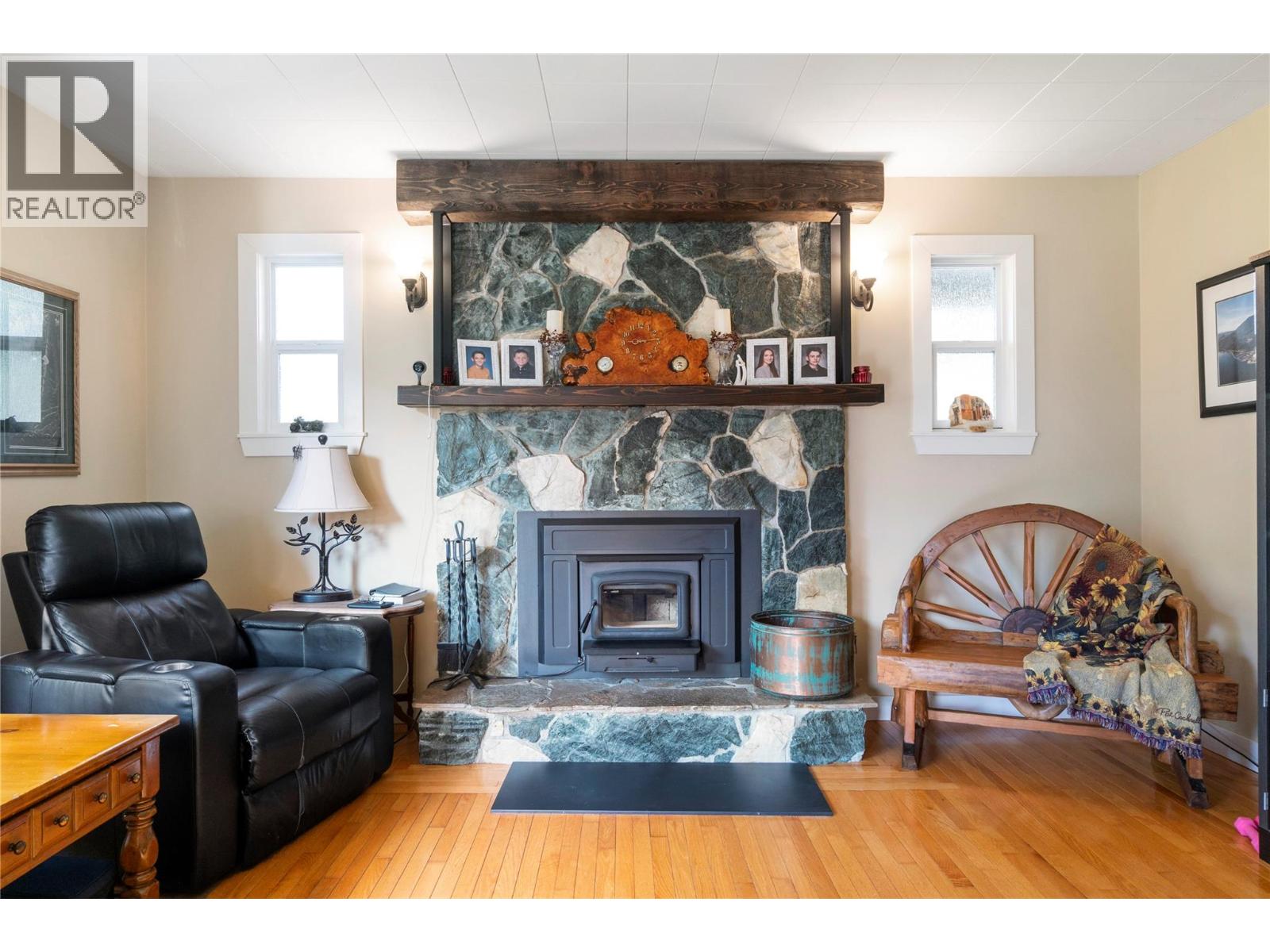 702 Second Avenue, Chase