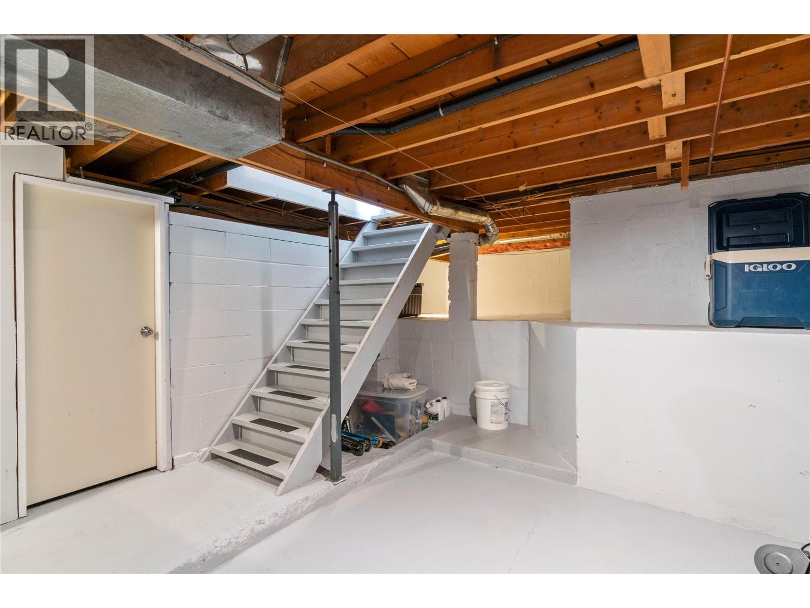 702 Second Avenue, Chase